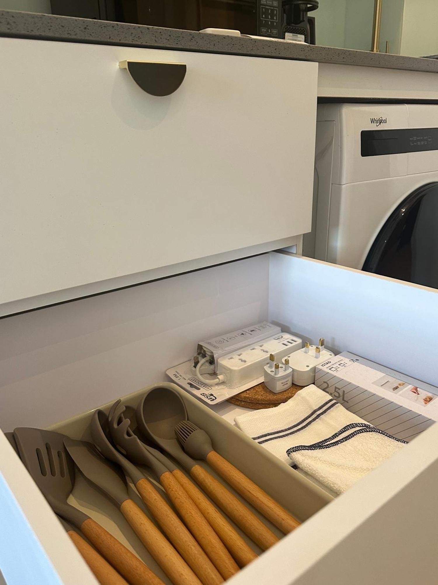 Bugis Hovoh Boutique Service Apt Singapore Exterior photo